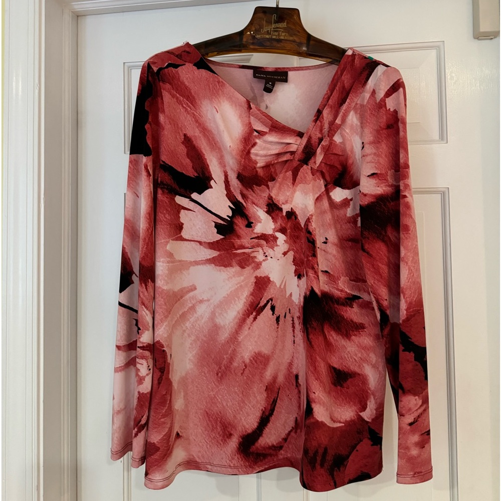 Dana Buchman gorgeous pink and burgundy floral long sleeve top size M